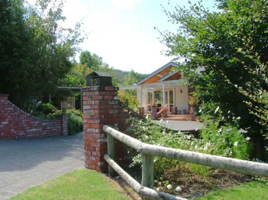 Acacia Bay Lodge Bed & Breakfast Taupo Exterior foto